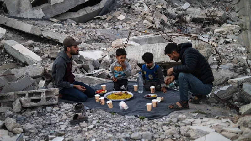 Les habitants de Gaza ont entamé le Ramadan dans la pauvreté en raison des attaques génocidaires d'Israël et des restrictions imposées à l'aide.